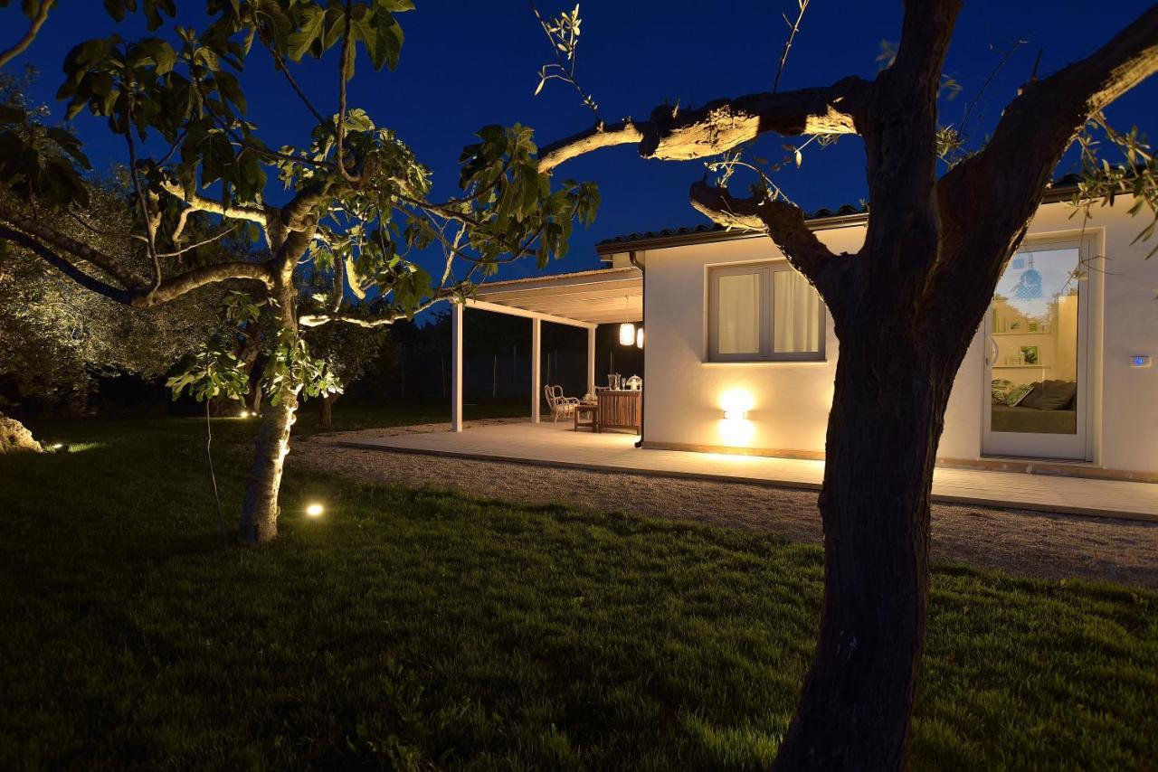 Villa Federica Con Piscina/With Pool Santa Maria Del Focallo Exterior foto